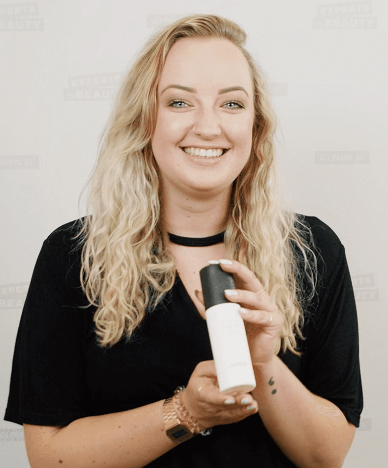 Breng fixeerspray aan zodat je make-up heel de dag houdt