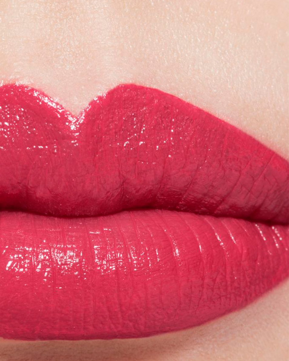 DE BIJZONDER INTENSE STRALENDE EN VERZORGENDE LIPPENSTIFT NAVULBAAR