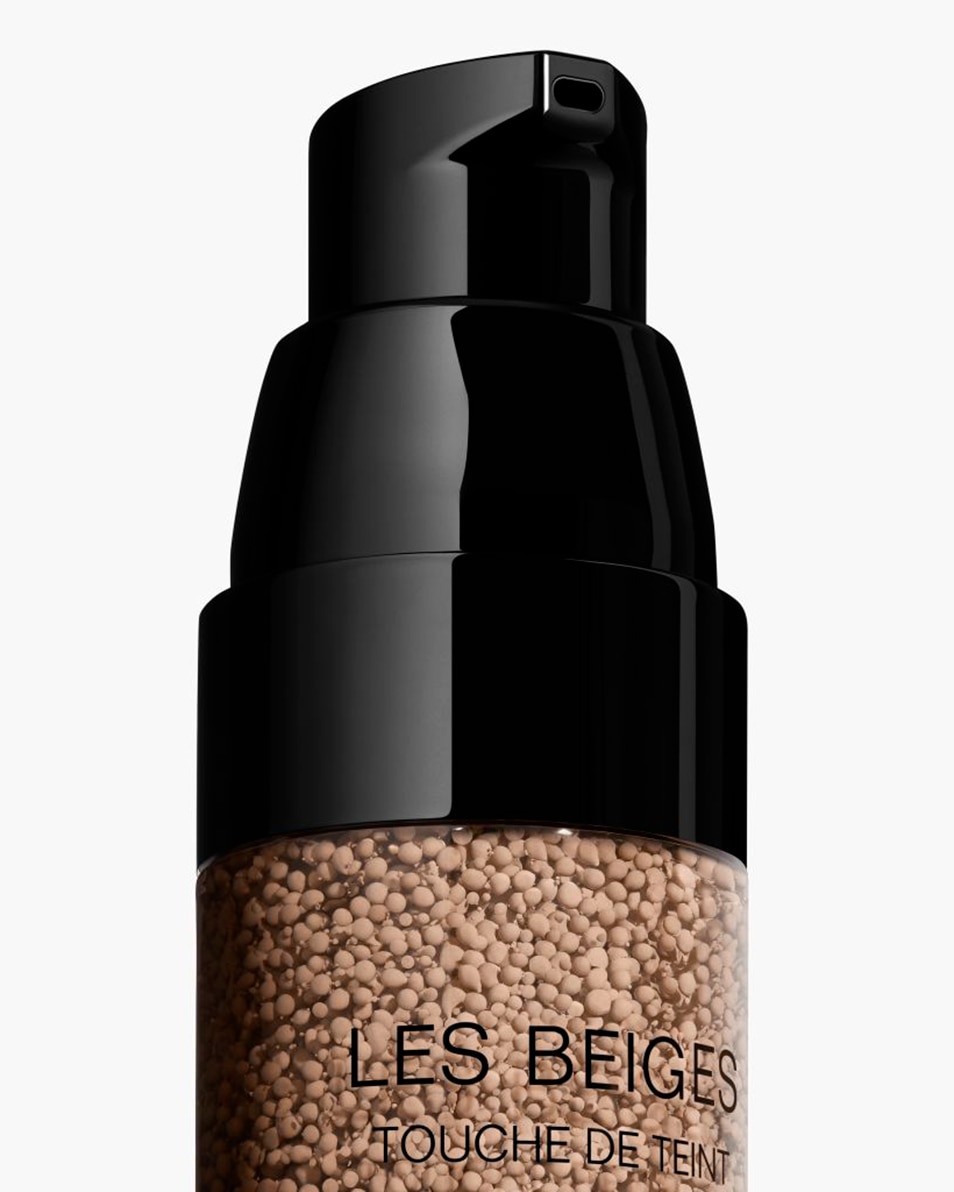 Chanel LES BEIGES TOUCHE DE TEINT FRISSE FOUNDATION MET MICROBOLLETJES PIGMENTEN B10 3