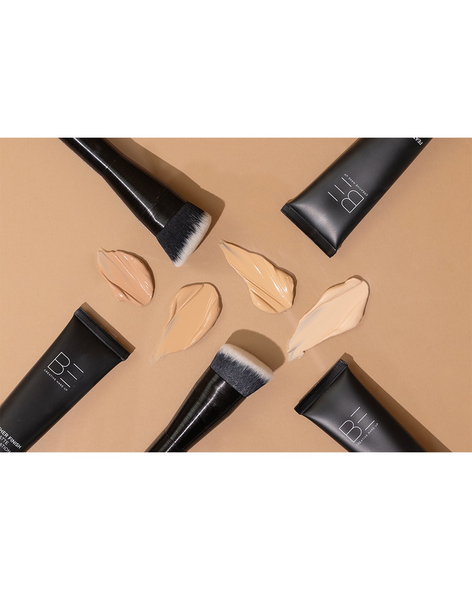 BE Creative Make Up PRO ARTIST TOOL FEATHER FINISH FOUNDATION PENSEEL 1 ST 3