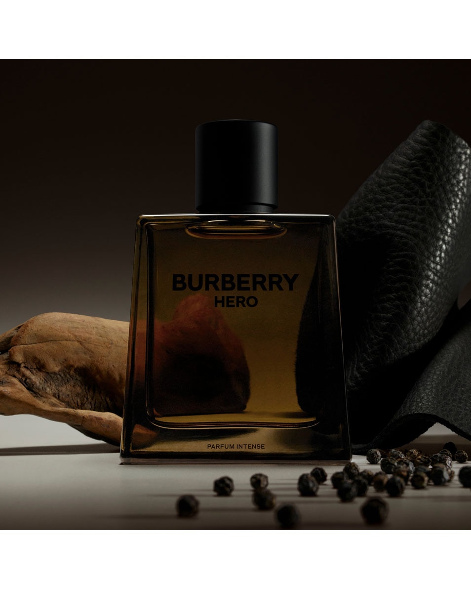 BURBERRY Hero Parfum Intense 200 ML 3