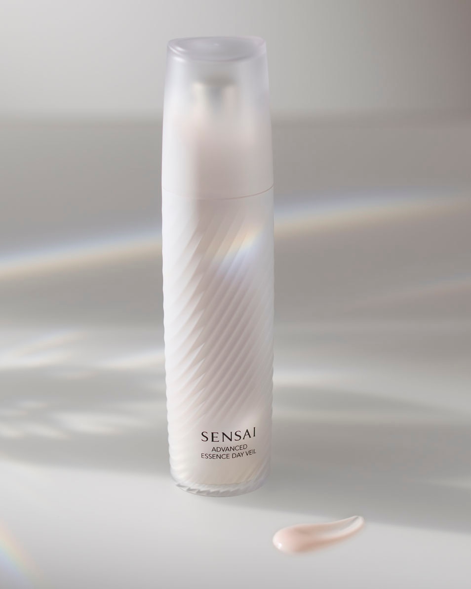 SENSAI EXPERT ITEMS ADVANCED ESSENCE DAY VEIL SPF50 40 ML 3