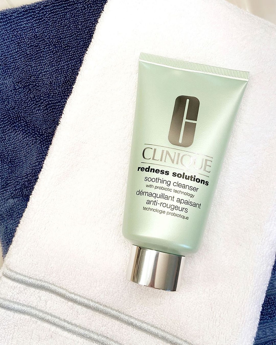 CLINIQUE REDNESS SOLUTIONS SOOTHING CLEANSER GEZICHTSREINIGER - KALMEERT ROODHEID & IRRITATIE 150 ML 3