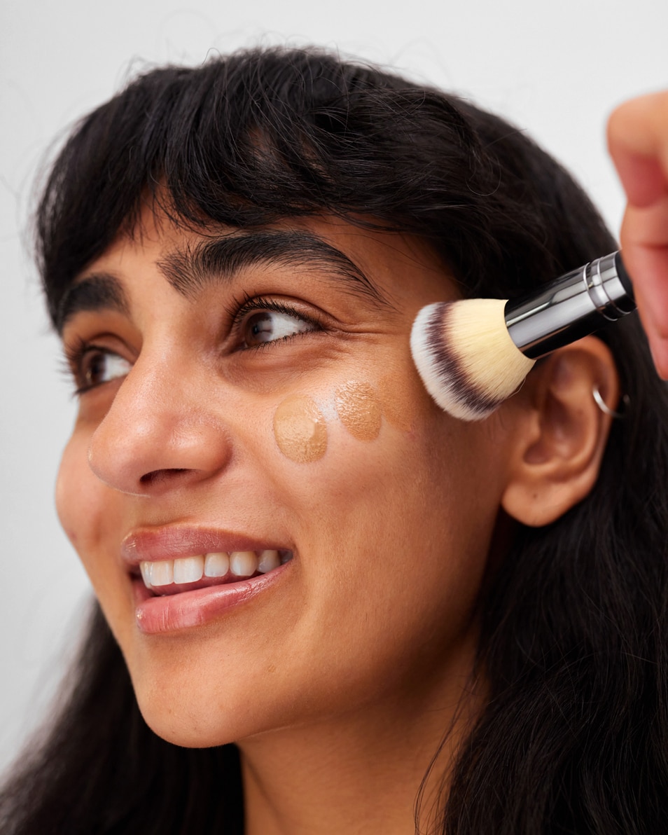 FOUNDATION & CONCEALER BORSTEL