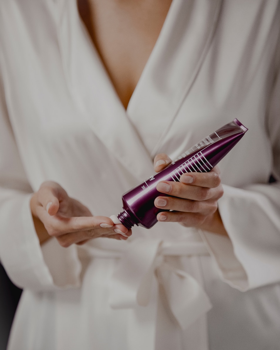 EMULSION EXQUISE À LA ROSE NOIRE