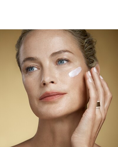 ESTÉE LAUDER RE-NUTRIV ULTIMATE LIFT REGENERATING YOUTH CRÈME RICH HYDRATERENDE DAG- & NACHTCRÈME - ANTI-AGING & ANTI-RIMPEL 50 ML