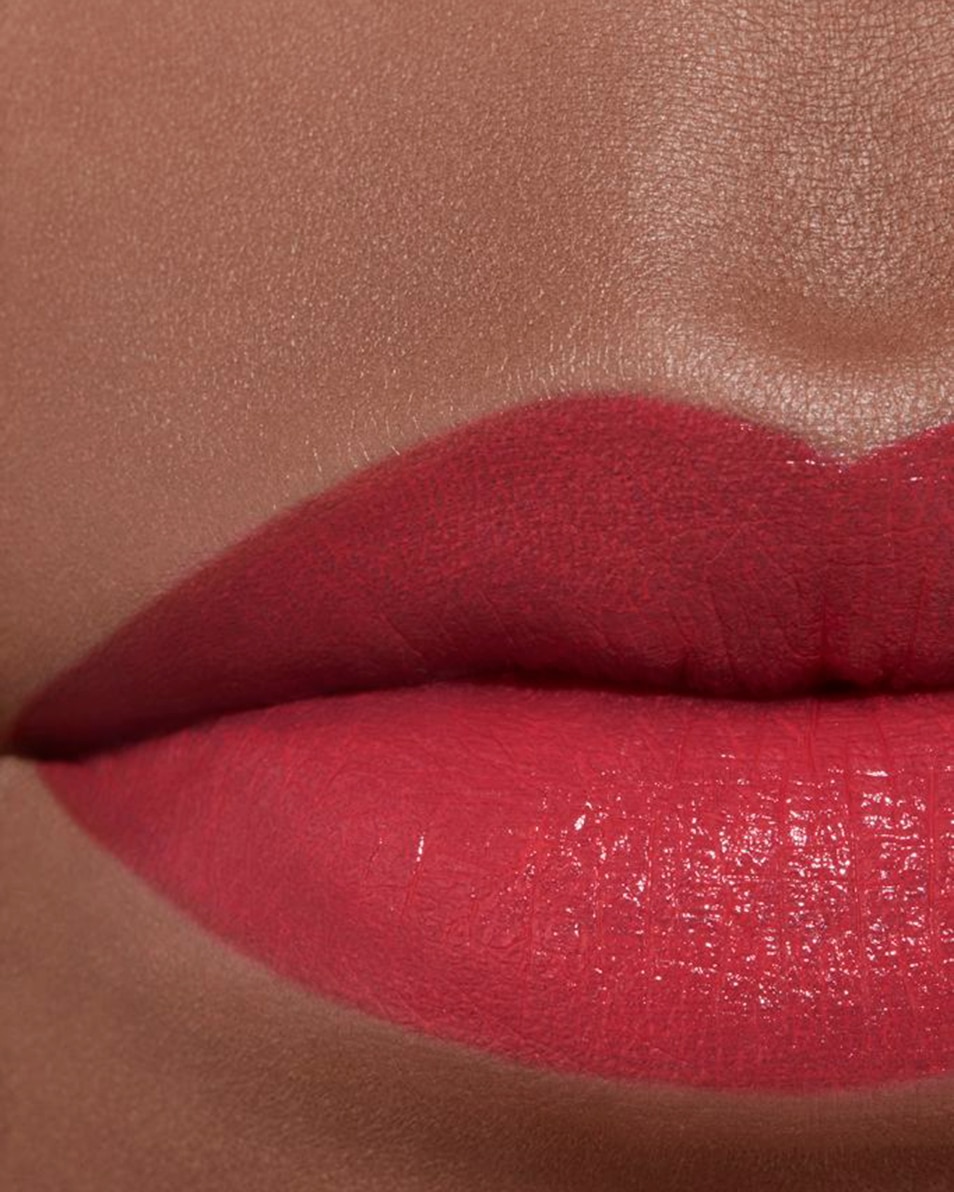CHANEL ROUGE ALLURE L'EXTRAIT DE BIJZONDER INTENSE STRALENDE EN VERZORGENDE LIPPENSTIFT NAVULBAAR ROUGE LIBRE 4