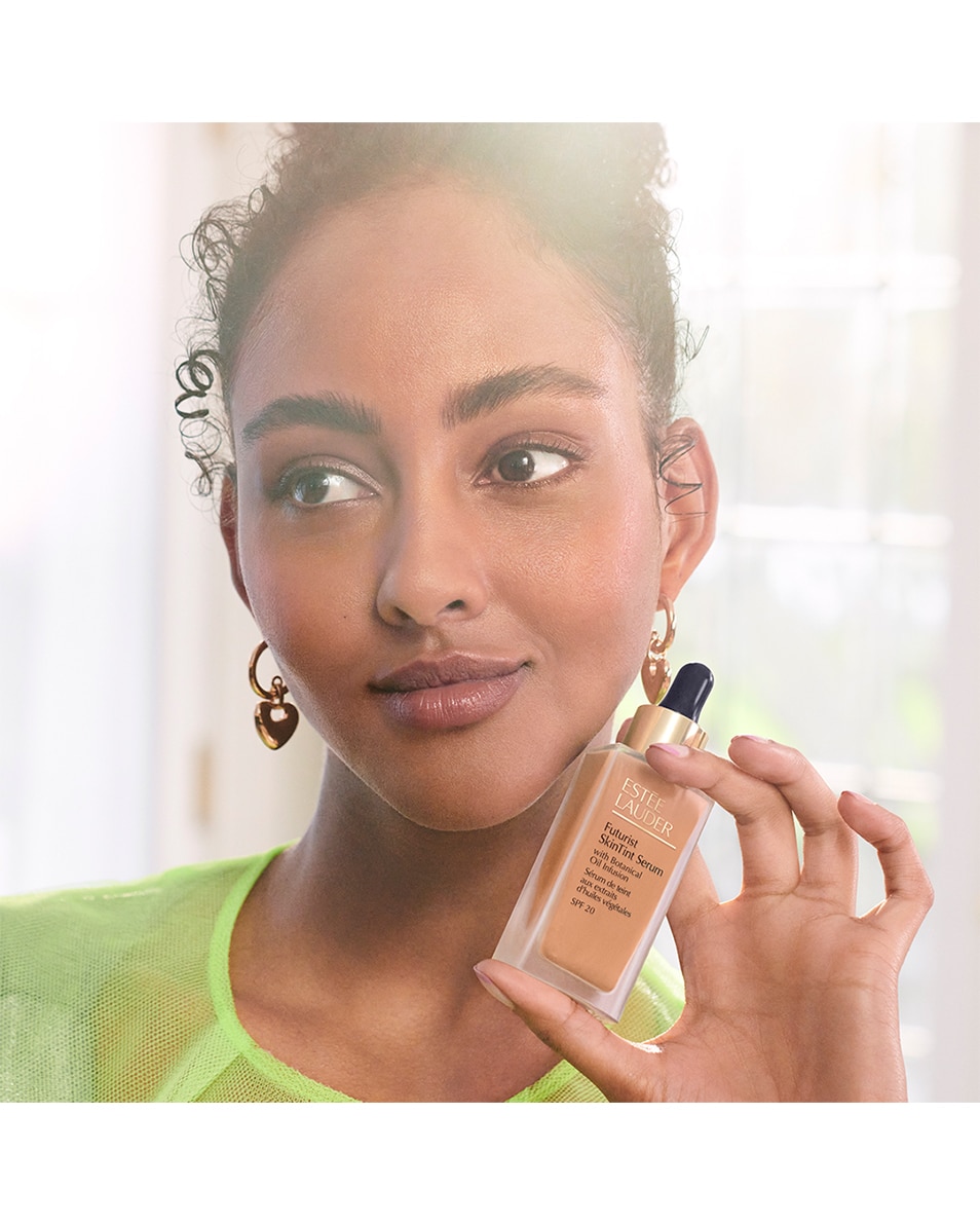 ESTÉE LAUDER FUTURIST SKINTINT SERUM FOUNDATION VLOEIBARE FOUNDATION MET SPF - LICHT & VOEDEND 4N1 Shell Beige 4