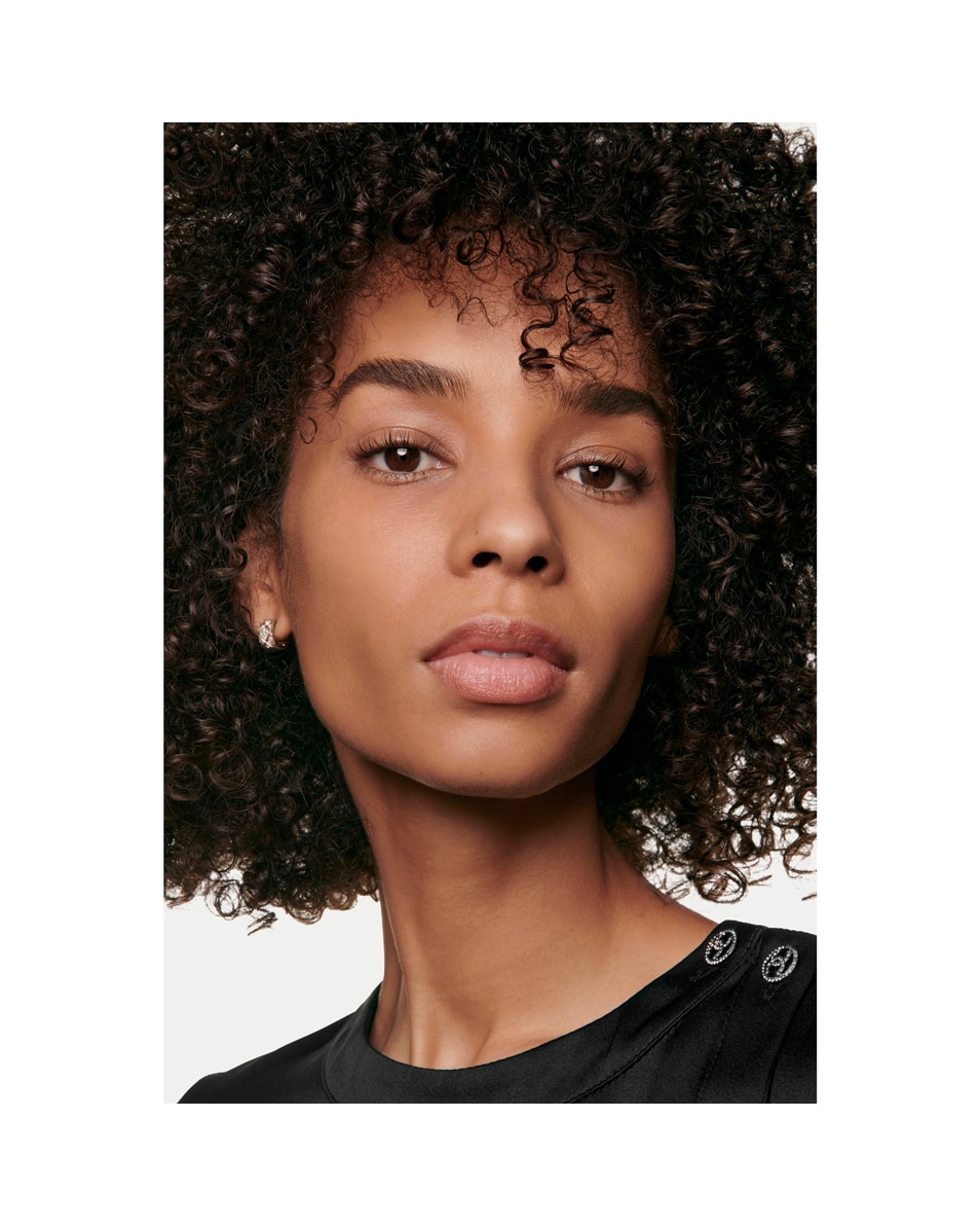 Chanel LES BEIGES FOND DE TEINT TEINT BELLE MINE NATURELLE HYDRATATION ET LONGUE TENUE B70 4