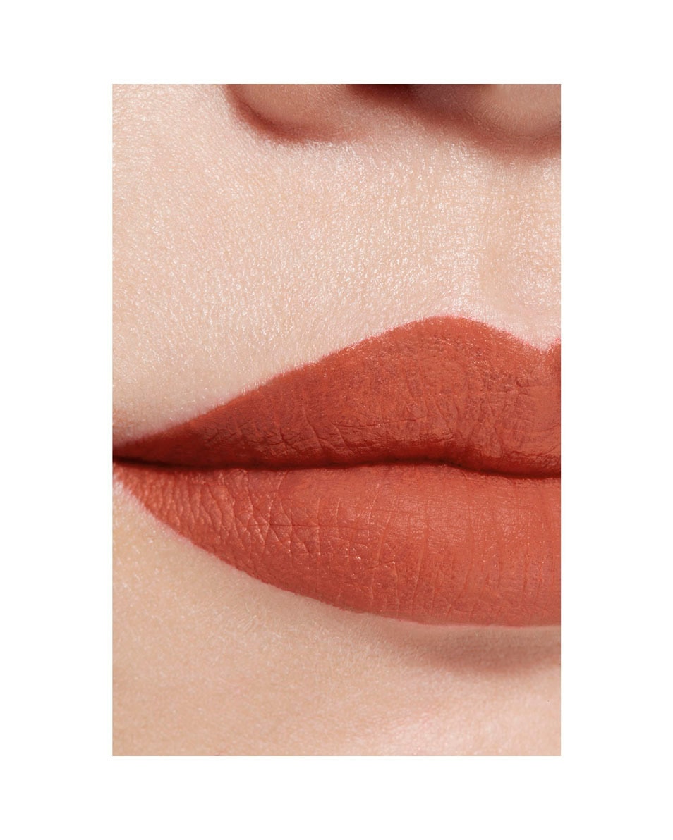 CHANEL ROUGE ALLURE LIQUID VELVET DE ULTRA-LANGHOUDENDE INTENS MATTE VLOEIBARE LIPPENSTIFT STUPÉFIANTE 4