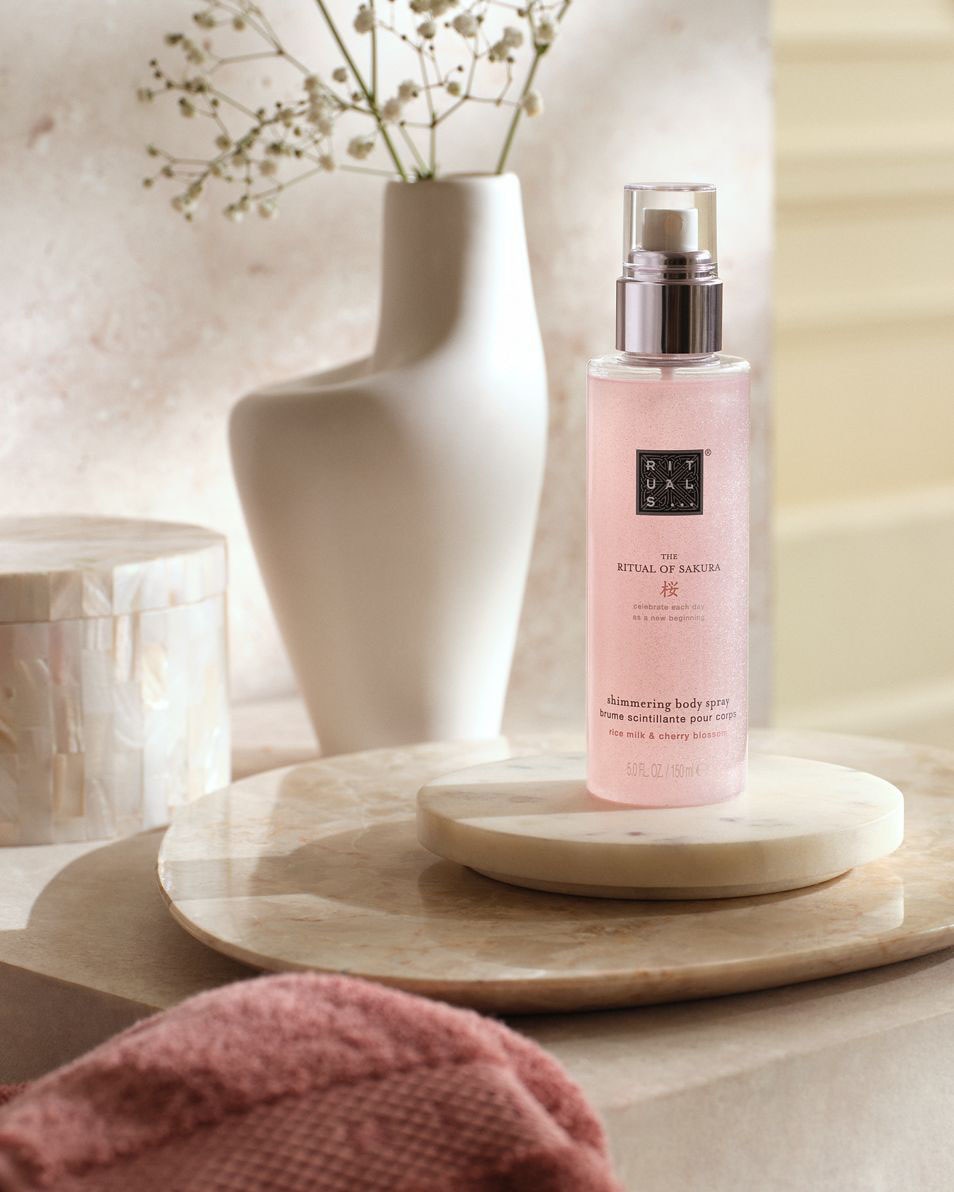 RITUALS The Ritual of Sakura glinsterende bodyspray 150 ML 4