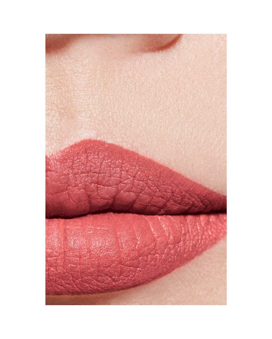 STRALENDE FLUWEELACHTIGE LIPPENSTIFT