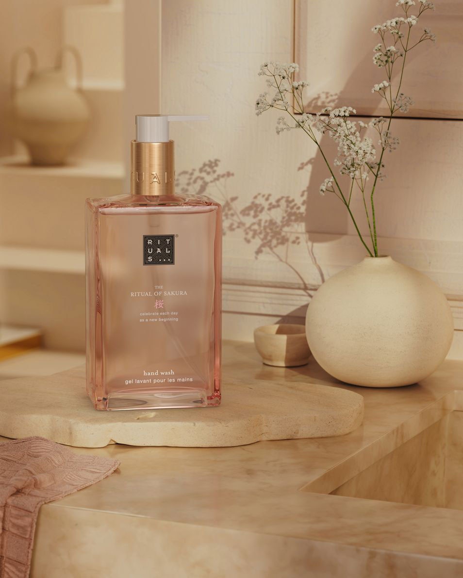 RITUALS The Ritual of Sakura Handzeep 300 ML 4