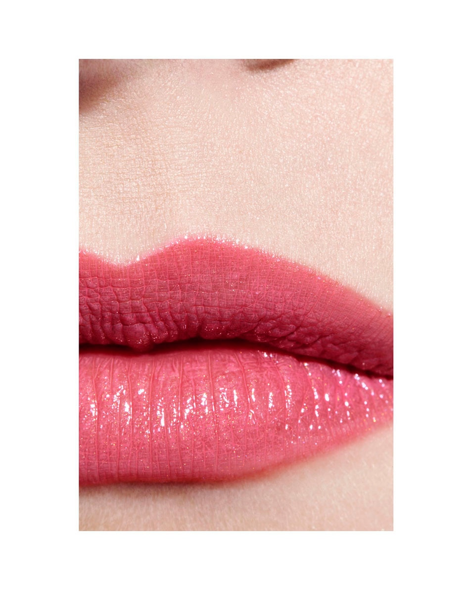 Chanel ROUGE COCO DE LANGHOUDENDE HYDRATERENDE EN GLADSTRIJKENDE VERZORGENDE LIPPENSTIFT MET SATIJNGLANS 128 LÉGENDE 3.5G 4