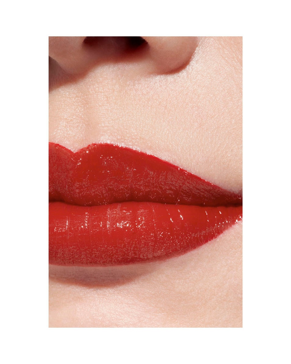 CHANEL ROUGE COCO DE LANGHOUDENDE HYDRATERENDE EN GLADSTRIJKENDE VERZORGENDE LIPPENSTIFT MET SATIJNGLANS 116 LIDO 4