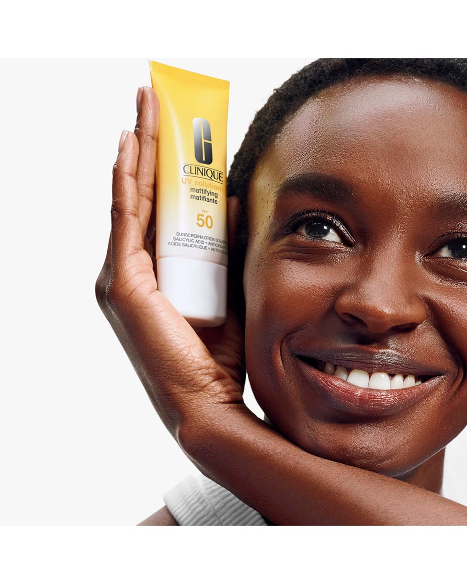 CLINIQUE UV Solutions Mattifying Sunscreen SPF 50 40 ML 4