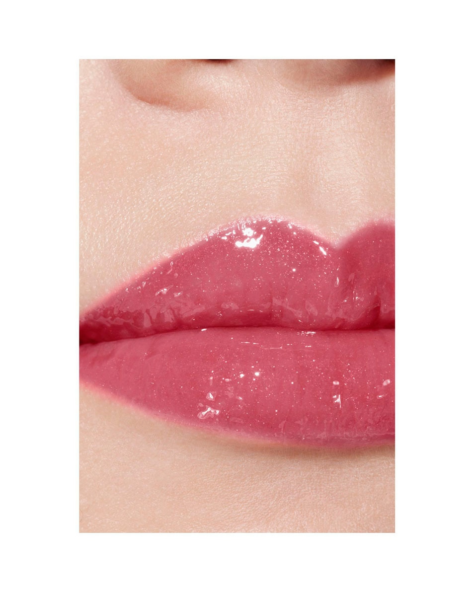 CHANEL ROUGE COCO HYDRA GLOSS HYDRATERENDE EN GLADSTRIJKENDE HOOGGLANS GLOSS 446 NACRE 4