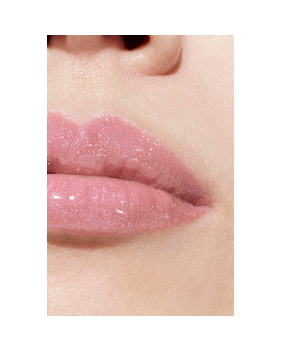CHANEL ROUGE COCO HYDRA GLOSS HYDRATERENDE EN GLADSTRIJKENDE HOOGGLANS GLOSS 432 CRISTAL 4