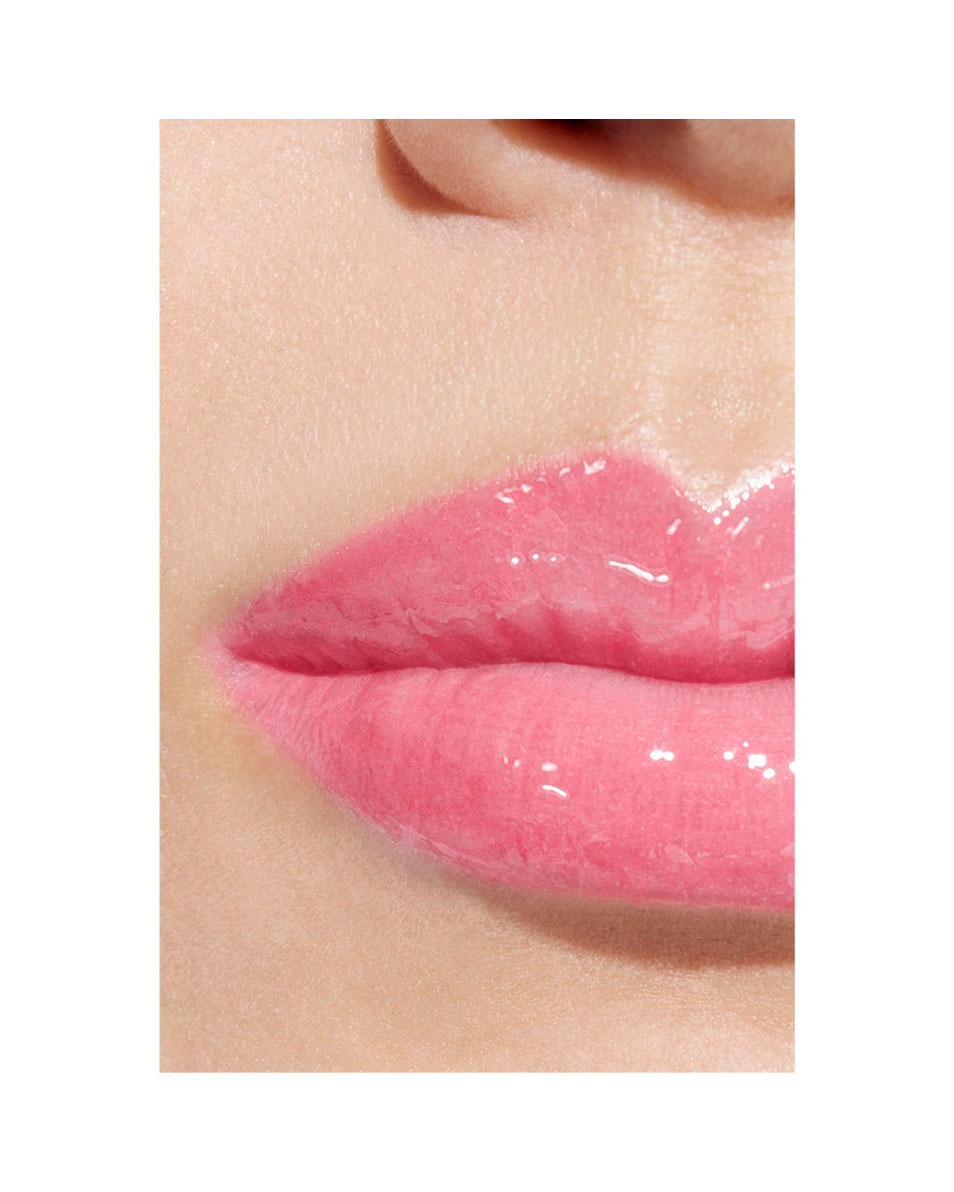 CHANEL ROUGE COCO HYDRA GLOSS HYDRATERENDE EN GLADSTRIJKENDE HOOGGLANS GLOSS 438 CHARMS 4
