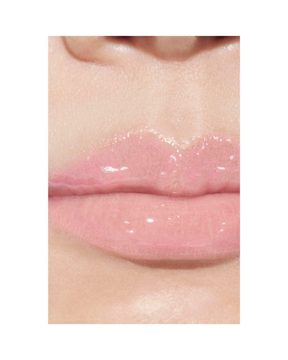 CHANEL ROUGE COCO HYDRA GLOSS HYDRATERENDE EN GLADSTRIJKENDE HOOGGLANS GLOSS 430 ICING 4