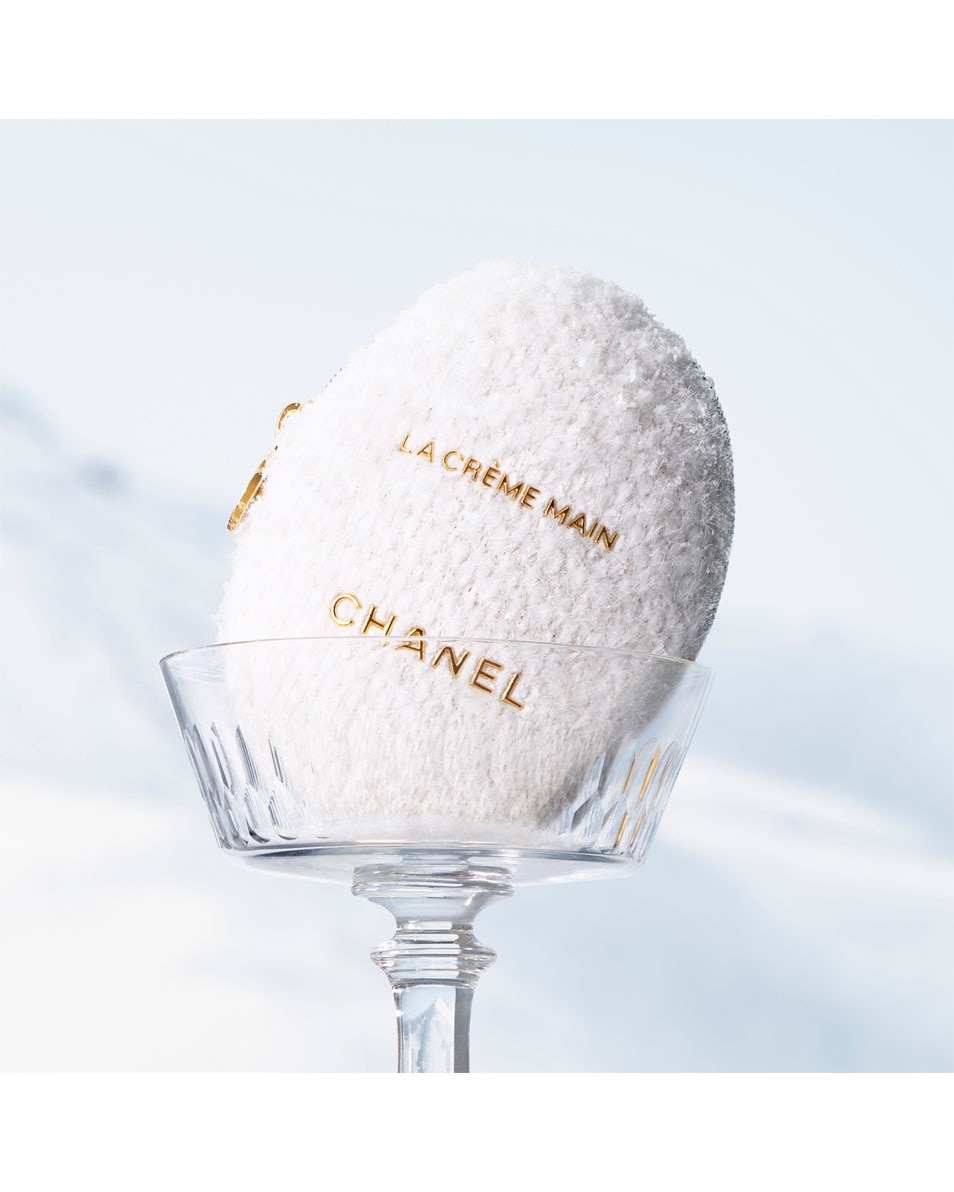 CHANEL LA CRÈME MAIN LIMITED EDITION VOEDT - VERZACHT - VERHELDERT 50 ML 4