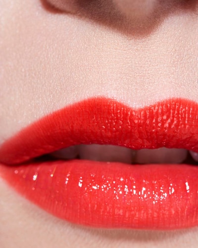 CHANEL ROUGE COCO FLASH KLEUR, GLANS, INTENSITEIT IN EEN FLASH BEAT