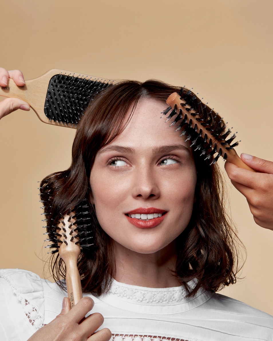 THE BLOW-DRY BRUSH N°1