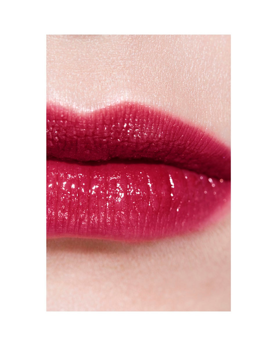 CHANEL ROUGE COCO BAUME – SATINÉ DE VERFRAAIENDE HYDRATERENDE GETINTE BALSEM MET INTENSITEIT OP MAAT PASSION PINK 5