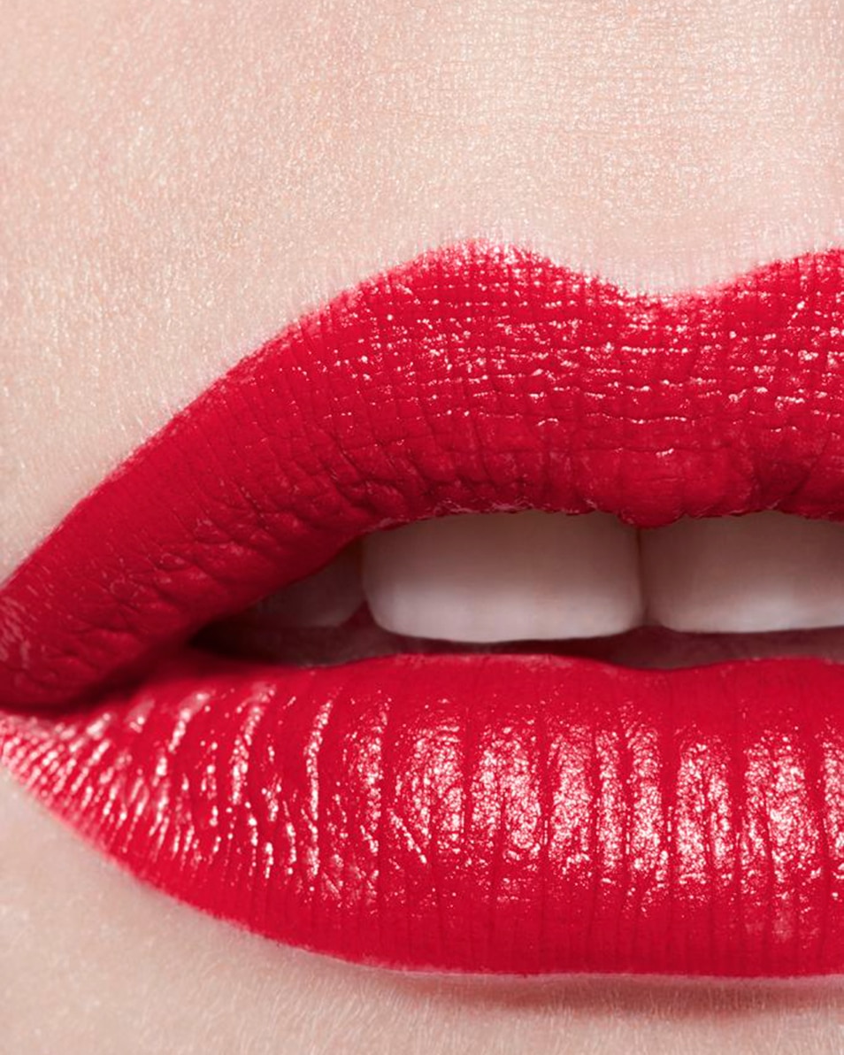 CHANEL ROUGE ALLURE L'EXTRAIT DE BIJZONDER INTENSE STRALENDE EN VERZORGENDE LIPPENSTIFT NAVULBAAR ROSE TURBULENT 5