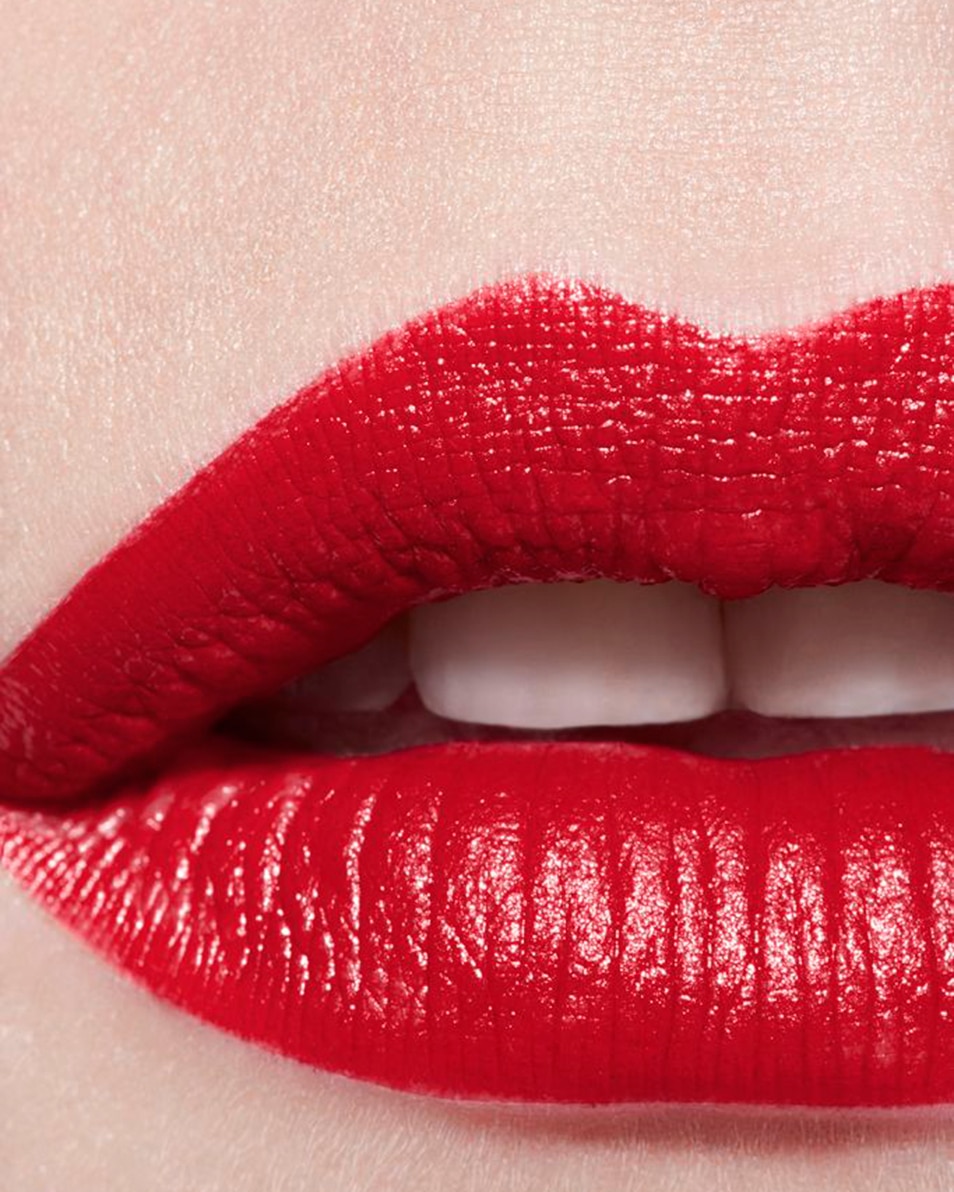 CHANEL ROUGE ALLURE L'EXTRAIT DE BIJZONDER INTENSE STRALENDE EN VERZORGENDE LIPPENSTIFT NAVULBAAR ROUGE PUISSANT 5
