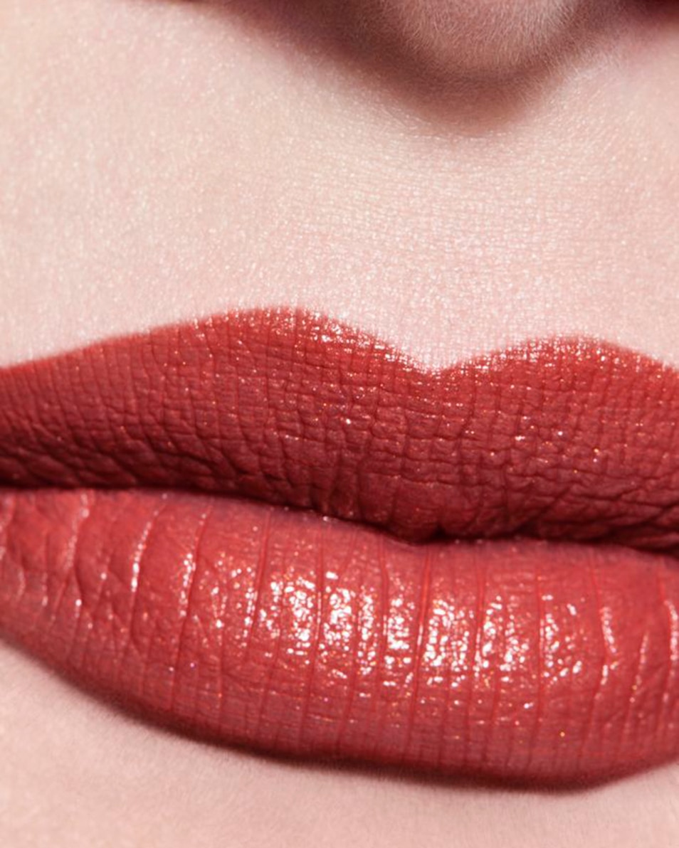 CHANEL ROUGE ALLURE L'EXTRAIT DE BIJZONDER INTENSE STRALENDE EN VERZORGENDE LIPPENSTIFT NAVULBAAR BRUN AFFIRMÉ 5