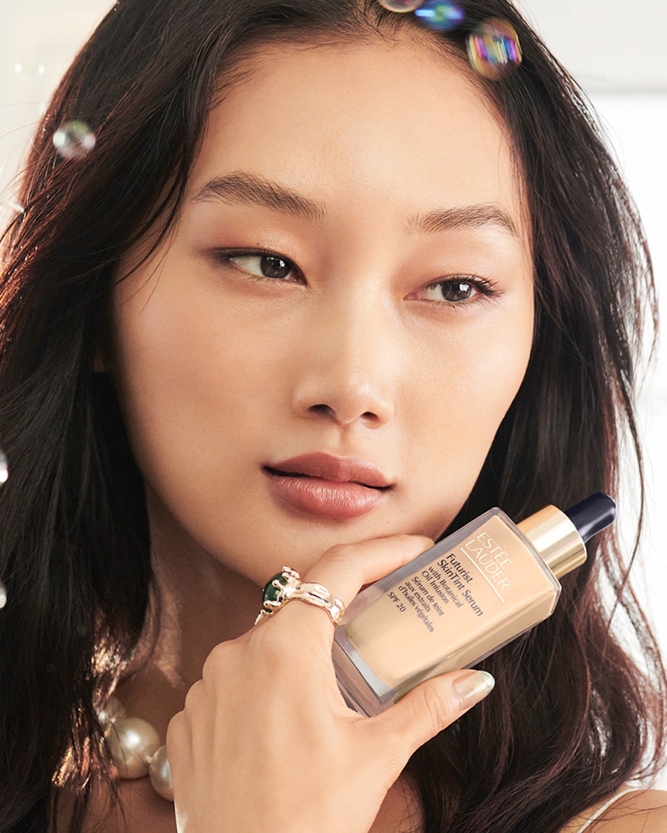 ESTÉE LAUDER FUTURIST SKINTINT SERUM FOUNDATION VLOEIBARE FOUNDATION MET SPF - LICHT & VOEDEND 2W1 Dawn