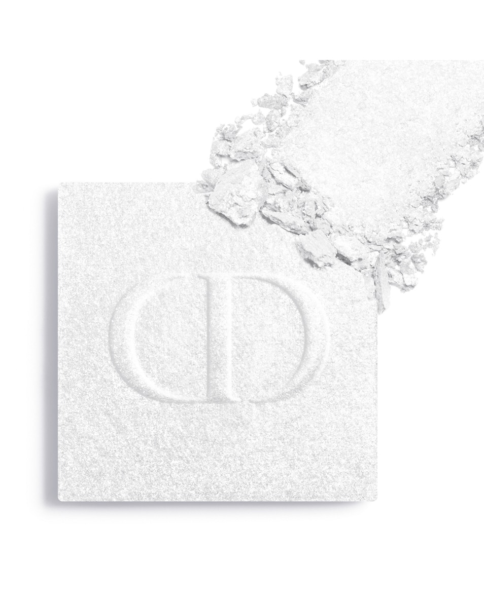 Oogschaduw hoog gekleurd en langhoudend