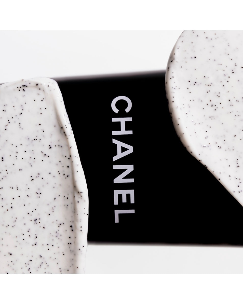 EXFOLIËREND MASKER MET CAMELIA