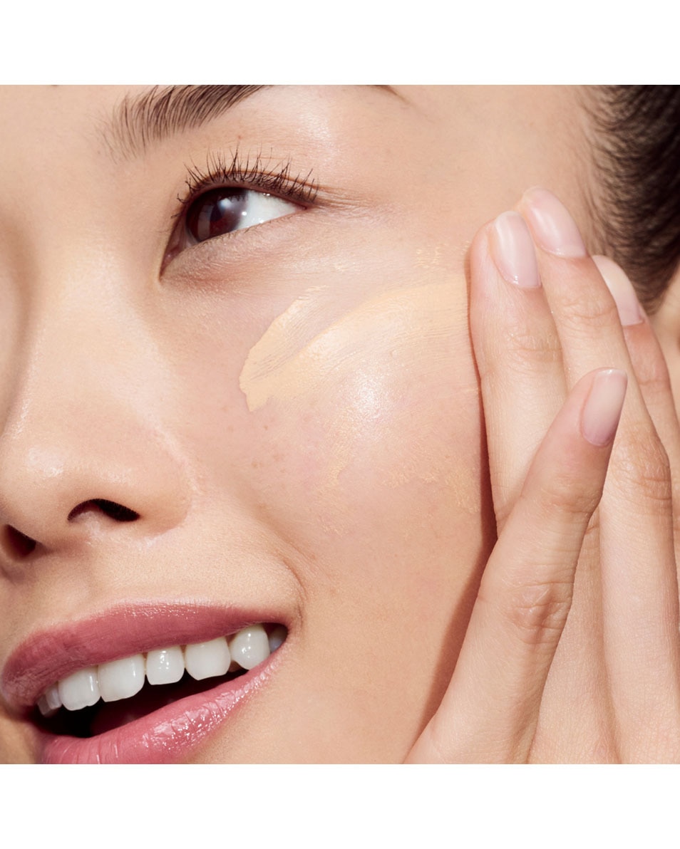 CLINIQUE Vitamin Makeup Verheldert, hydrateert en beschermt de huid Light Medium Cool 5 5
