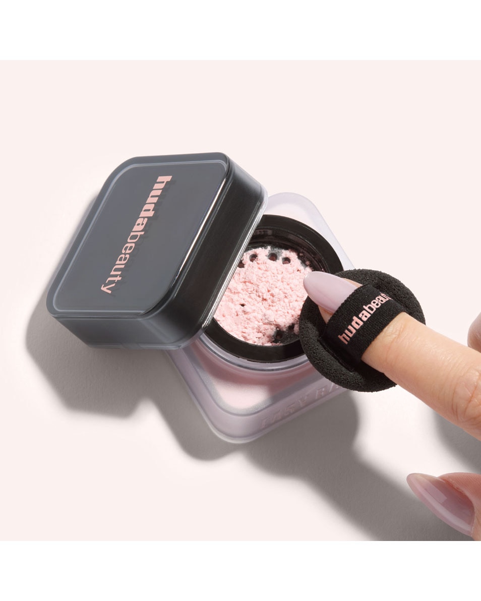 HUDA BEAUTY BABY BAKE MINI EASY BAKE LOOSE POWDER SUGAR COOKIE 5