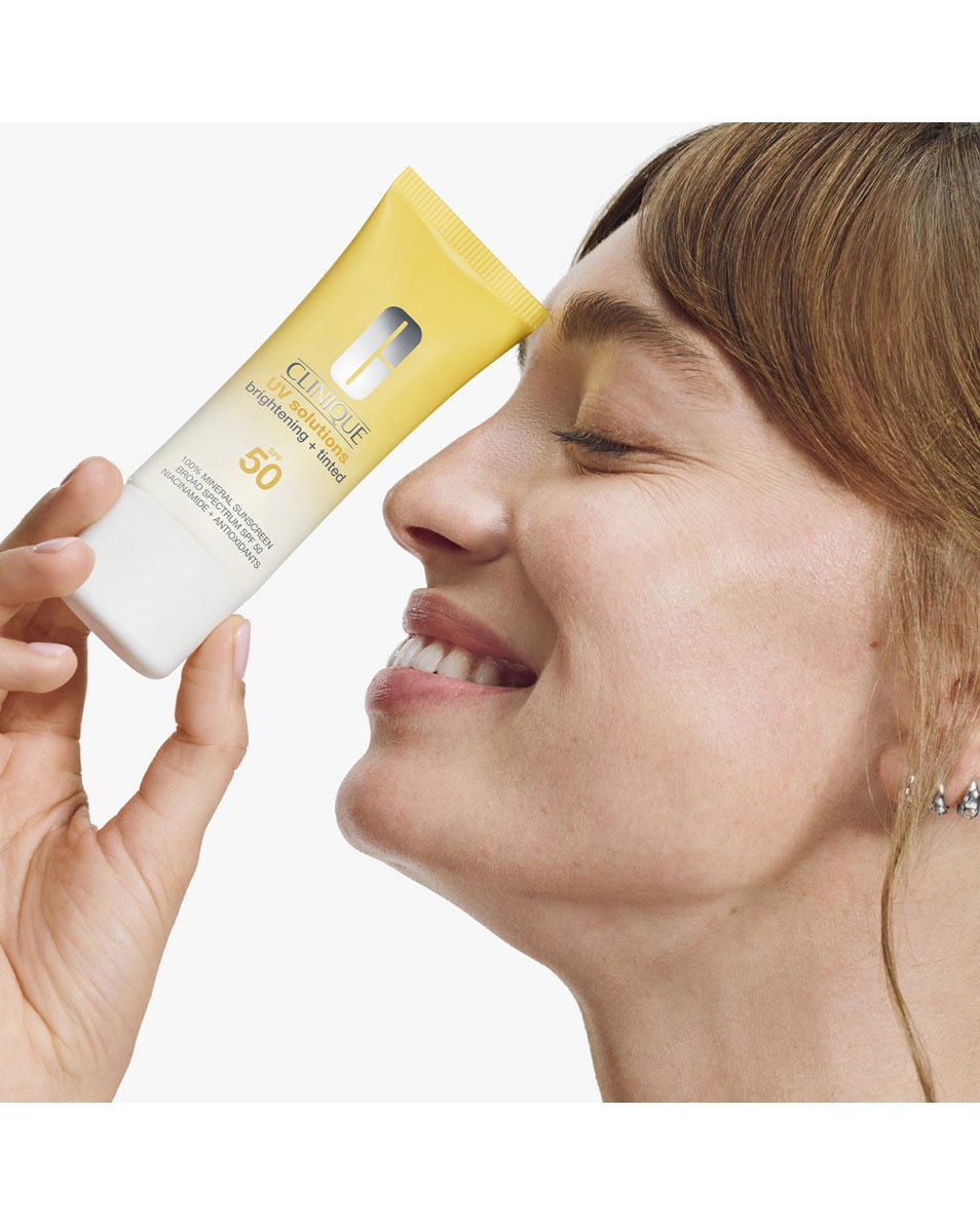 CLINIQUE UV Solutions Getinte verhelderende zonverzorging SPF 50 Deep 5
