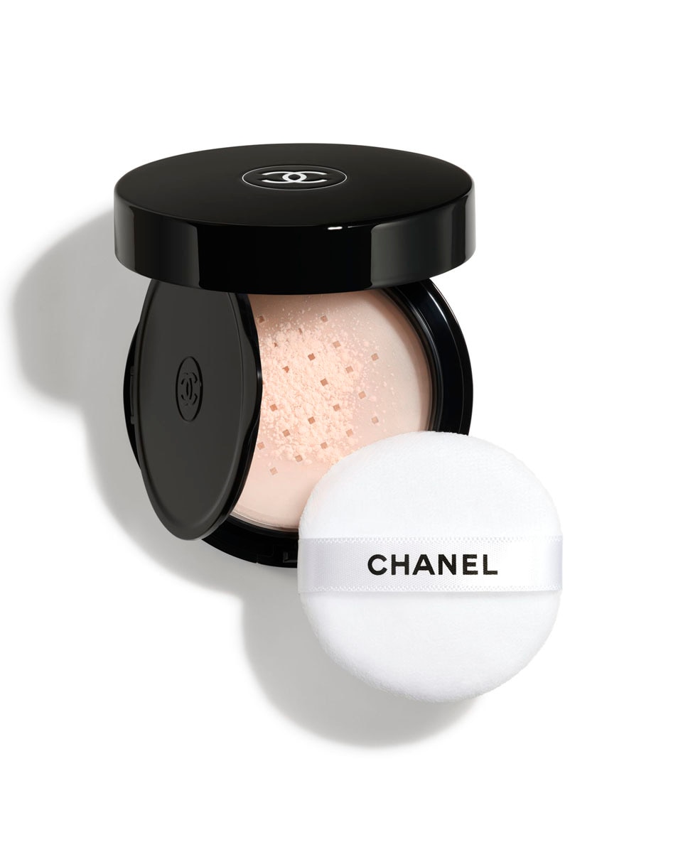 CHANEL POUDRE UNIVERSELLE LIBRE LOS POEDER MET EEN NATUURLIJKE FINISH. REISFORMAAT 12 ROSY LIGHT 6G RECHARGE