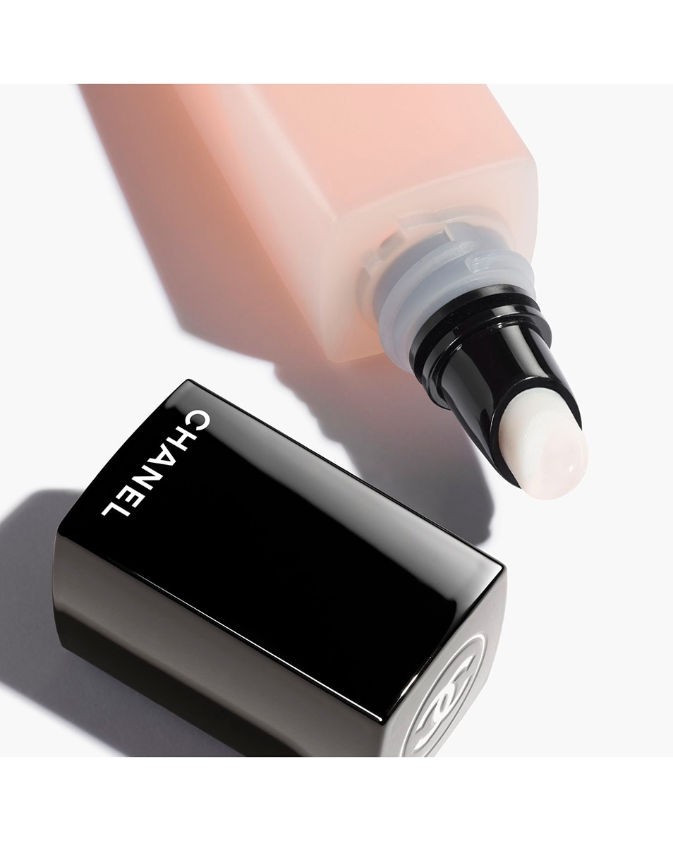 HYDRATERENDE EN VERSTERKENDE NAGELRIEMOLIE