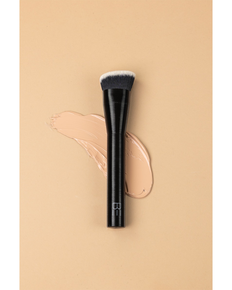BE Creative Make Up PRO ARTIST TOOL FEATHER FINISH FOUNDATION PENSEEL 1 ST 2