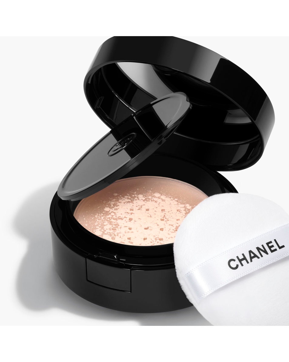 CHANEL POUDRE UNIVERSELLE LIBRE LOS POEDER MET EEN NATUURLIJKE FINISH. REISFORMAAT 12 ROSY LIGHT 6G RECHARGE 2