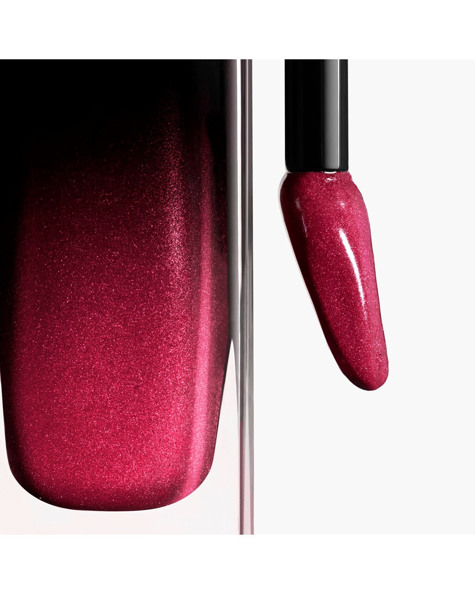 DE UITERST LANGHOUDENDE GLANZENDE VLOEIBARE LIPPENSTIFT