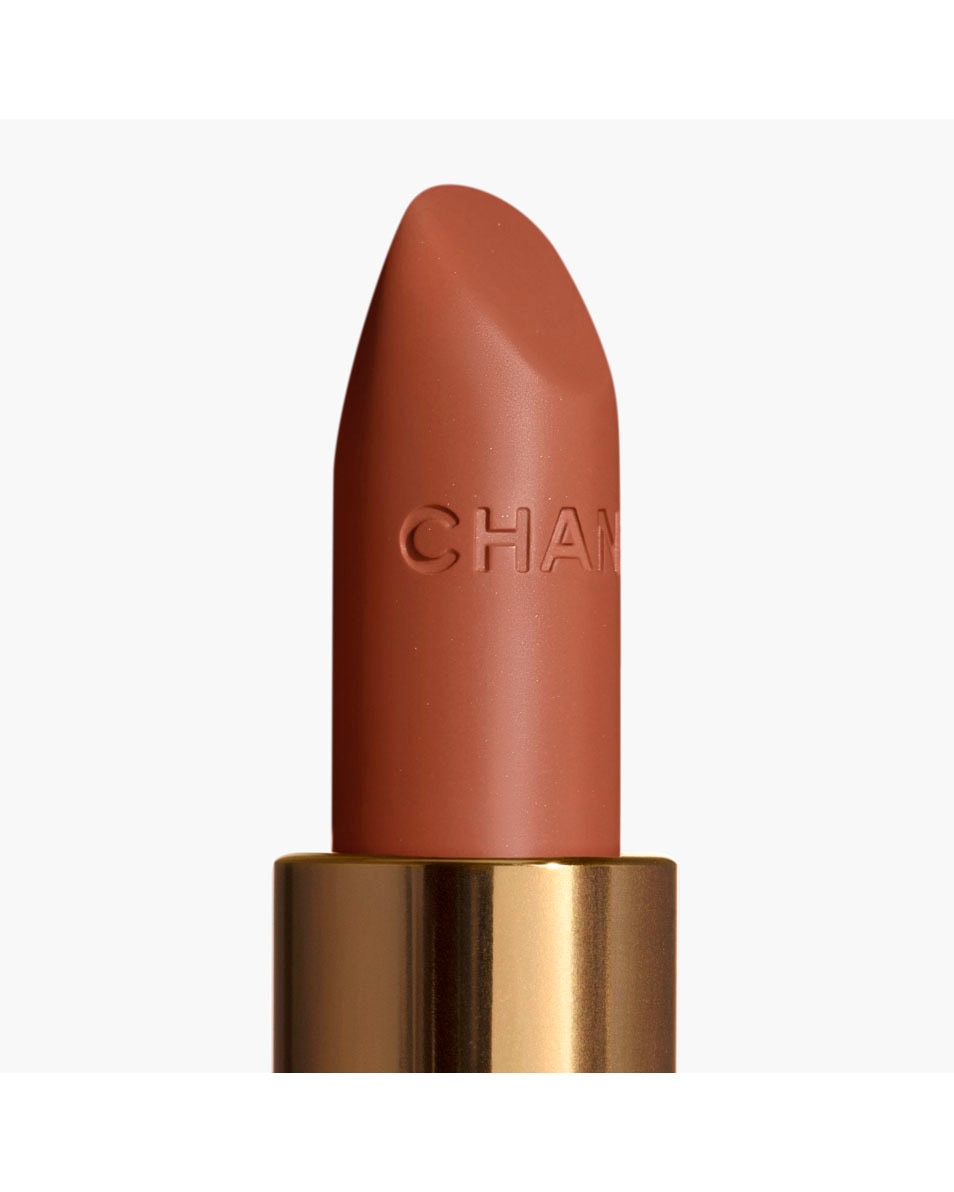 Chanel ROUGE COCO DE LANGHOUDENDE HYDRATERENDE EN GLADSTRIJKENDE VERZORGENDE LIPPENSTIFT MET SATIJNGLANS 106 DEAUVILLE 3.5G