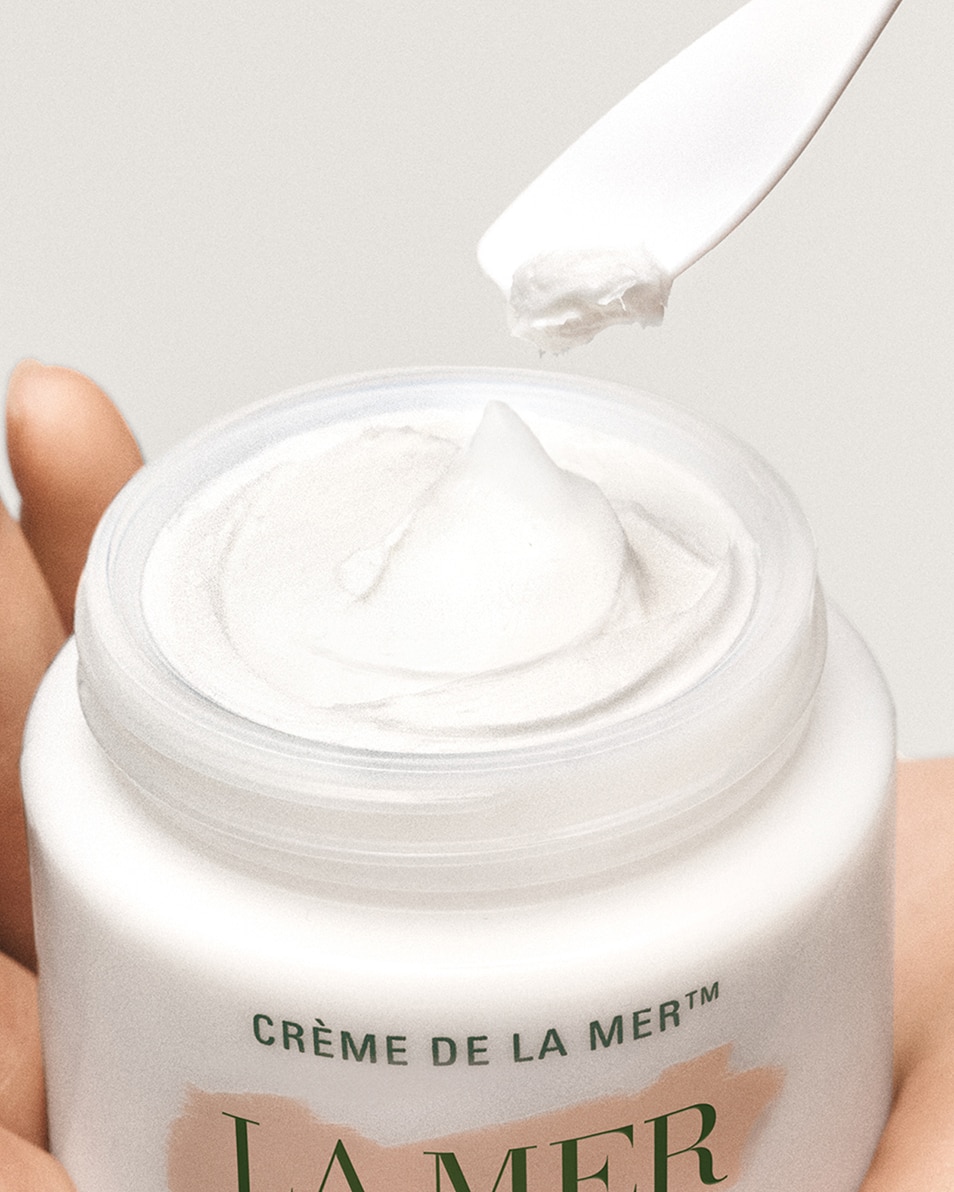LA MER THE MOISTURIZING SOFT CREAM HYDRATERENDE CRÈME - INTENS VOEDEND, VERZACHTEND & VERSTEVIGEND 60 ML 2