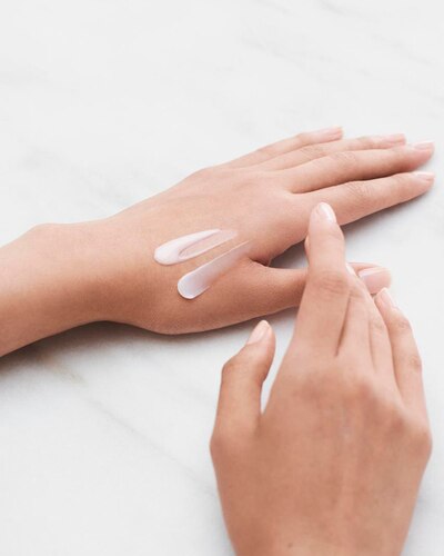 ESTÉE LAUDER Re-Nutriv Softening Lotion Verzachtende toner / lotion voor het gezicht 250 ML