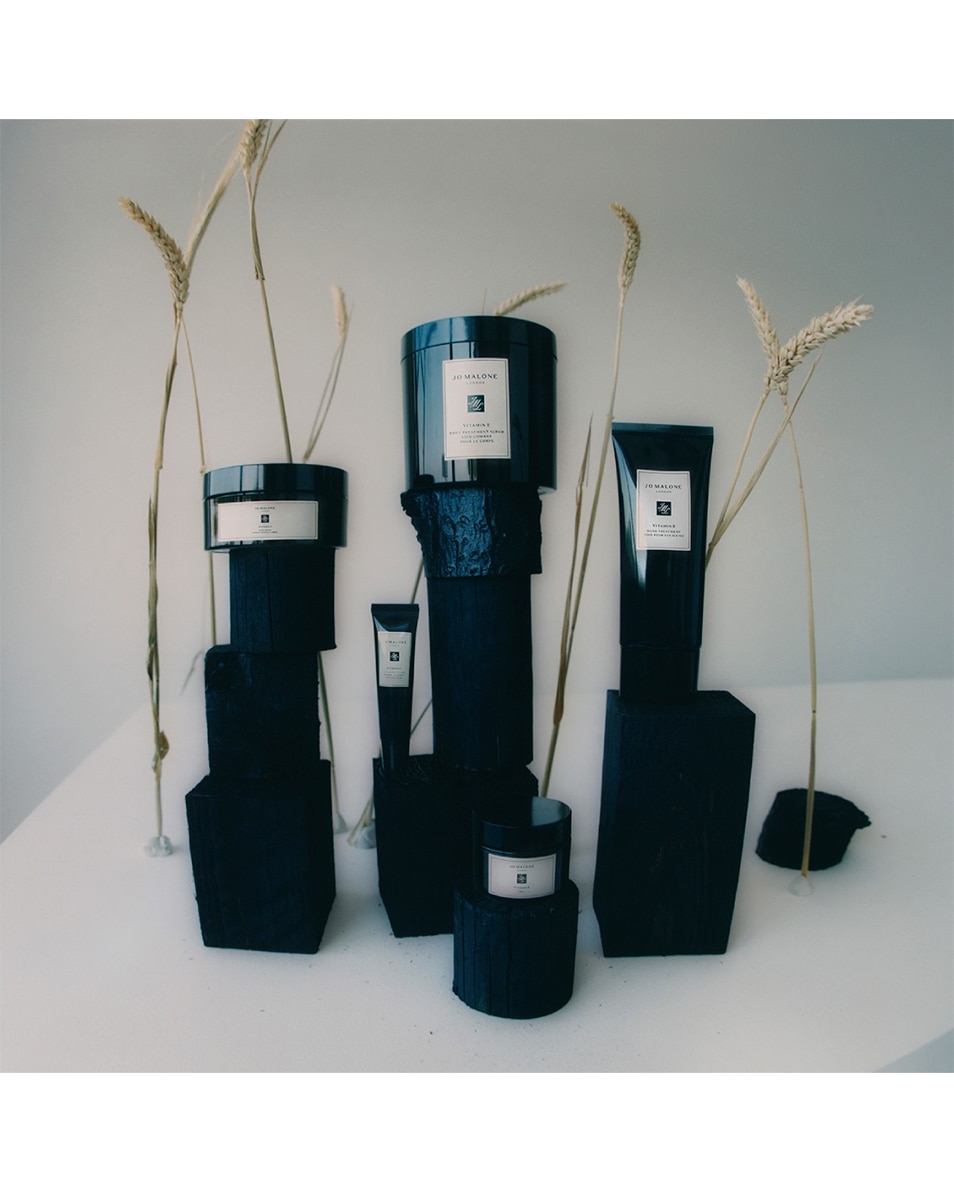 BODY TREATMENT SCRUB